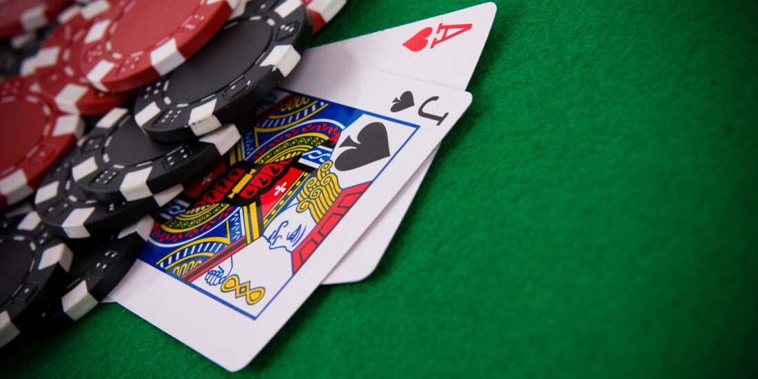 Počítanie kariet v blackjacku a najbežnejšie chyby hráčov