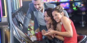 Užívaj si MS v hokeji v TIPOS kasíno: Bonusy z bufetu pre každého!